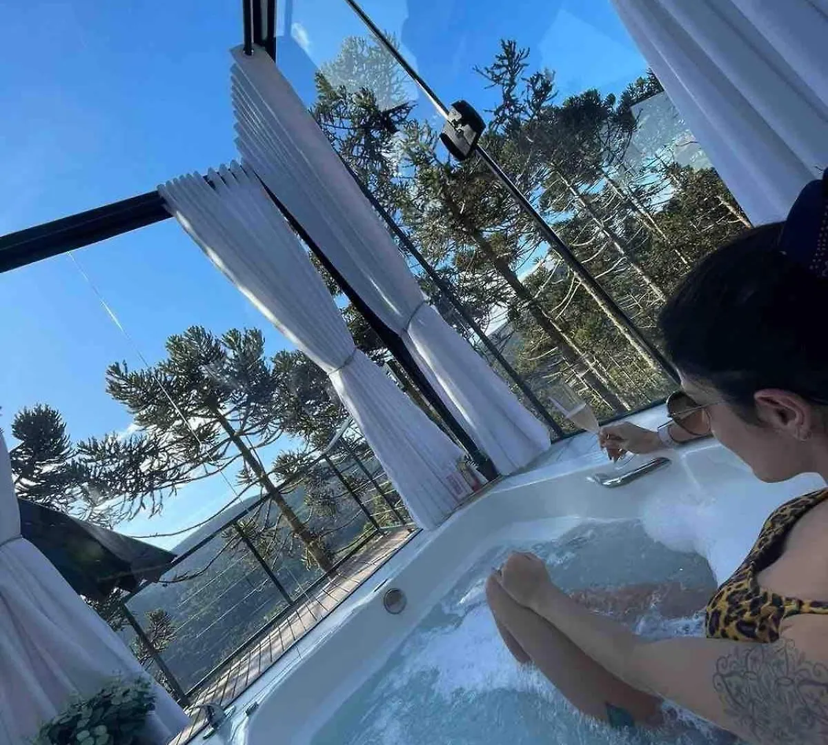 Шале Chateau Das Araucarias - Chale Familiar Com Jacuzzi Урубиси
