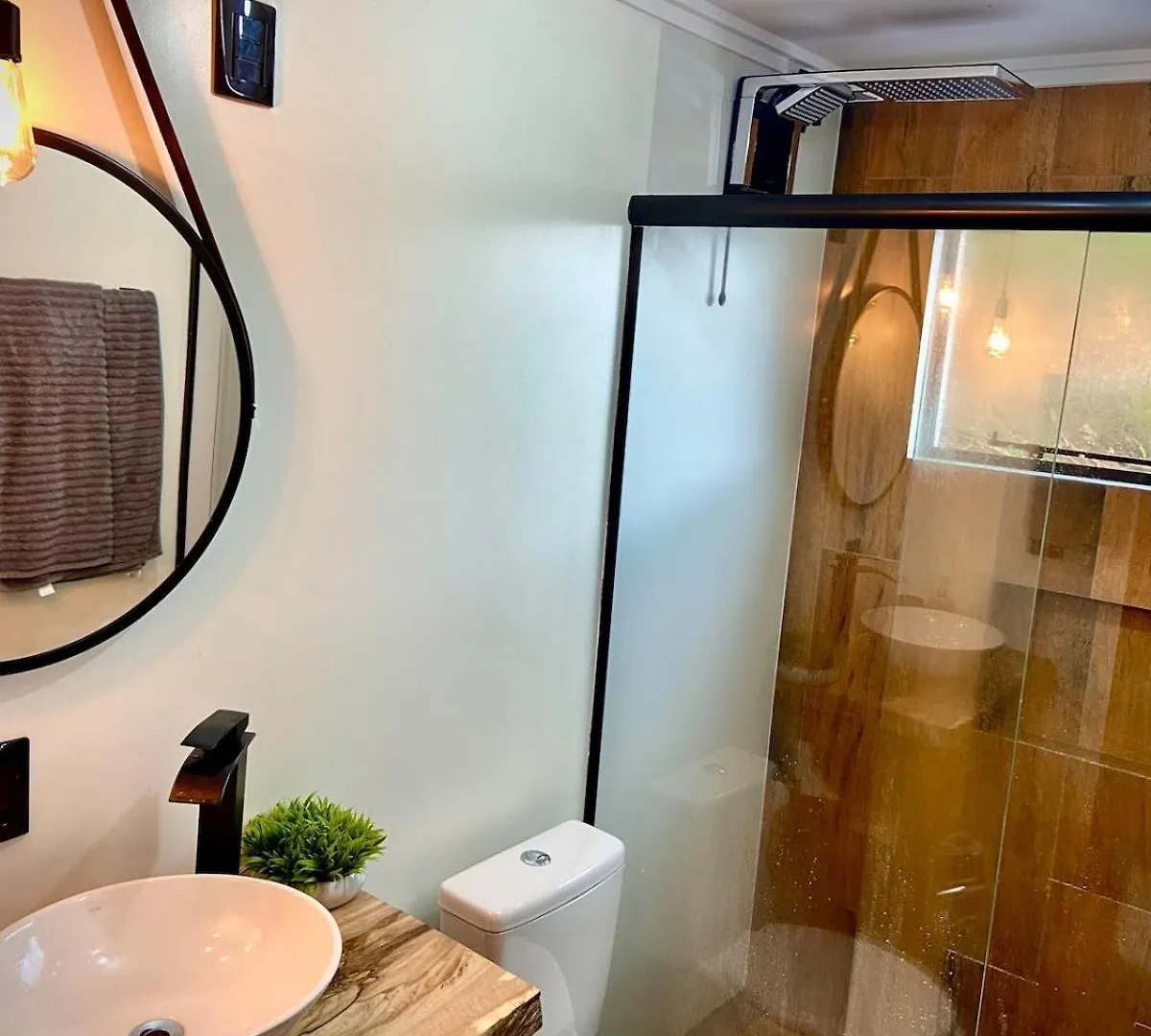 Chateau Das Araucarias - Chale Familiar Com Jacuzzi Урубиси Бразилия